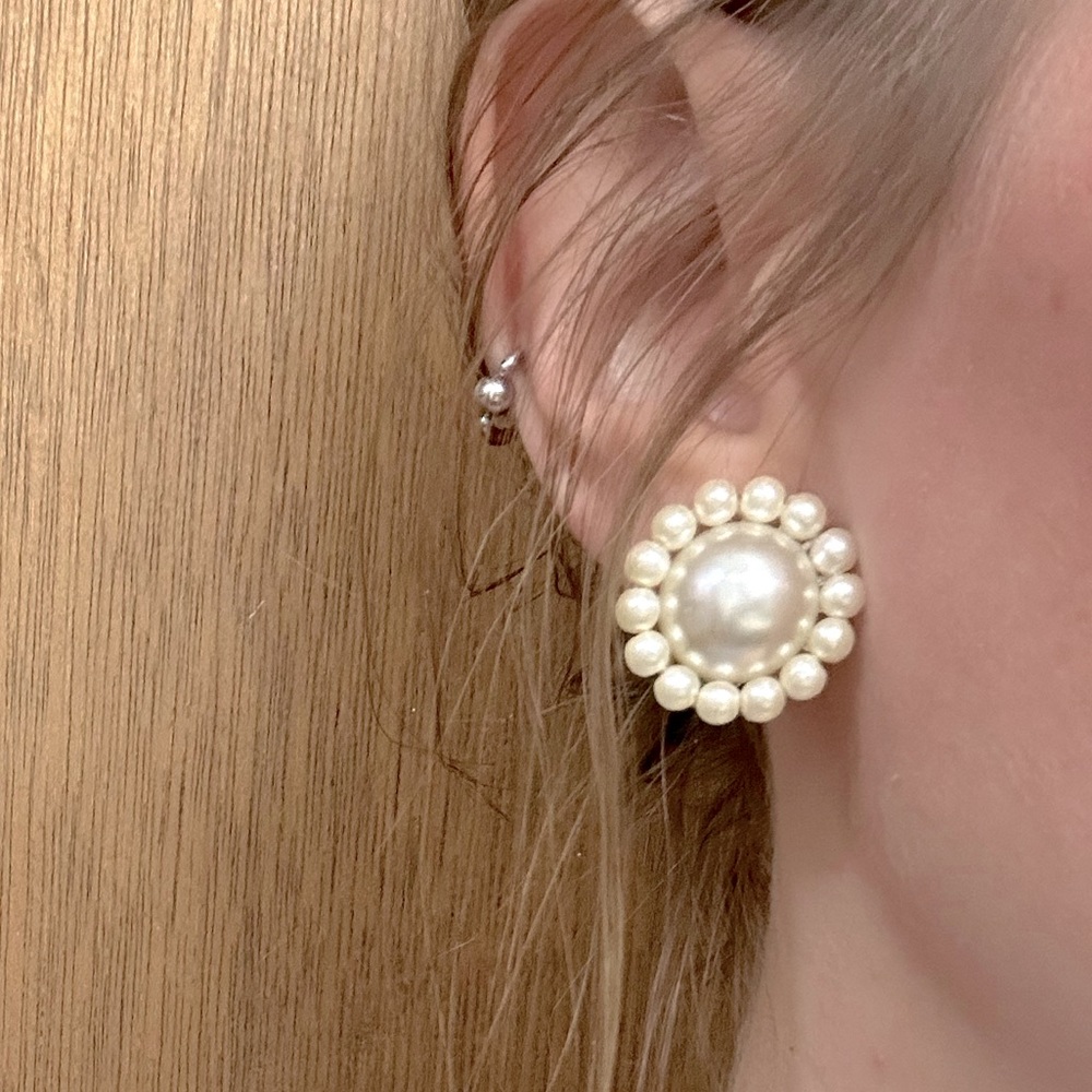 (3/$30) Vintage clip-on earrings